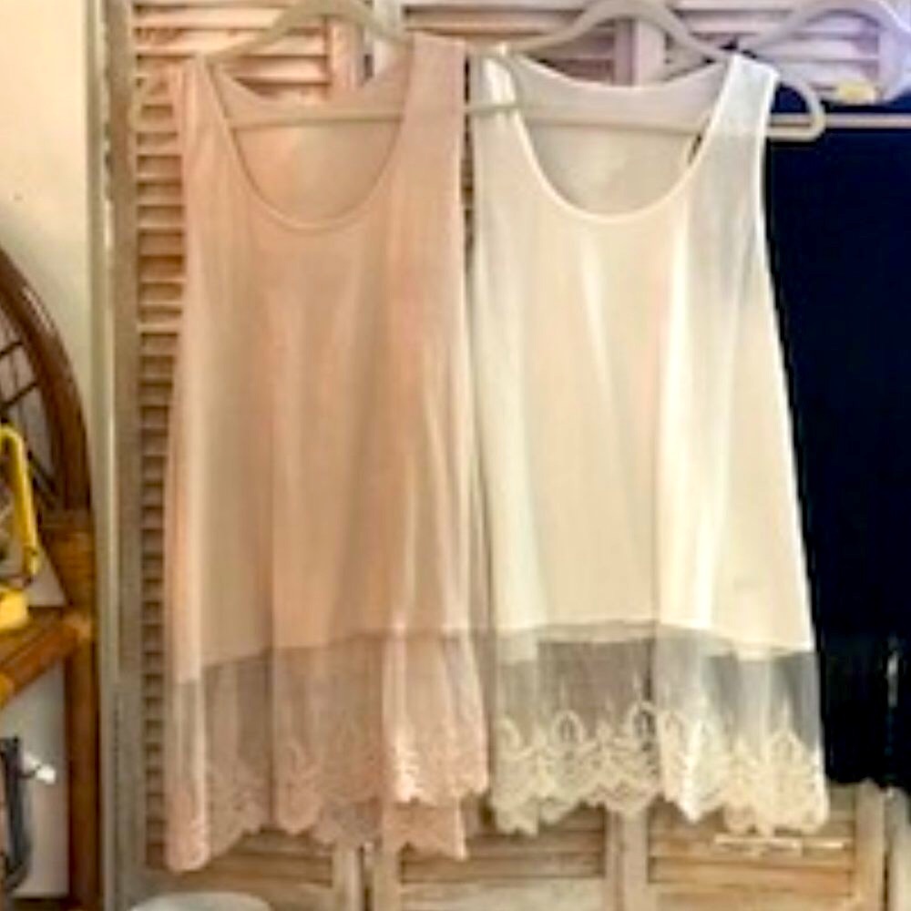 ✴️LAST ONE✴️ SIZE SMALL ☀️LACE HEMLINE TANK WITH CRINKLE FABRIC IN OATMEAL - Picture 7 of 7